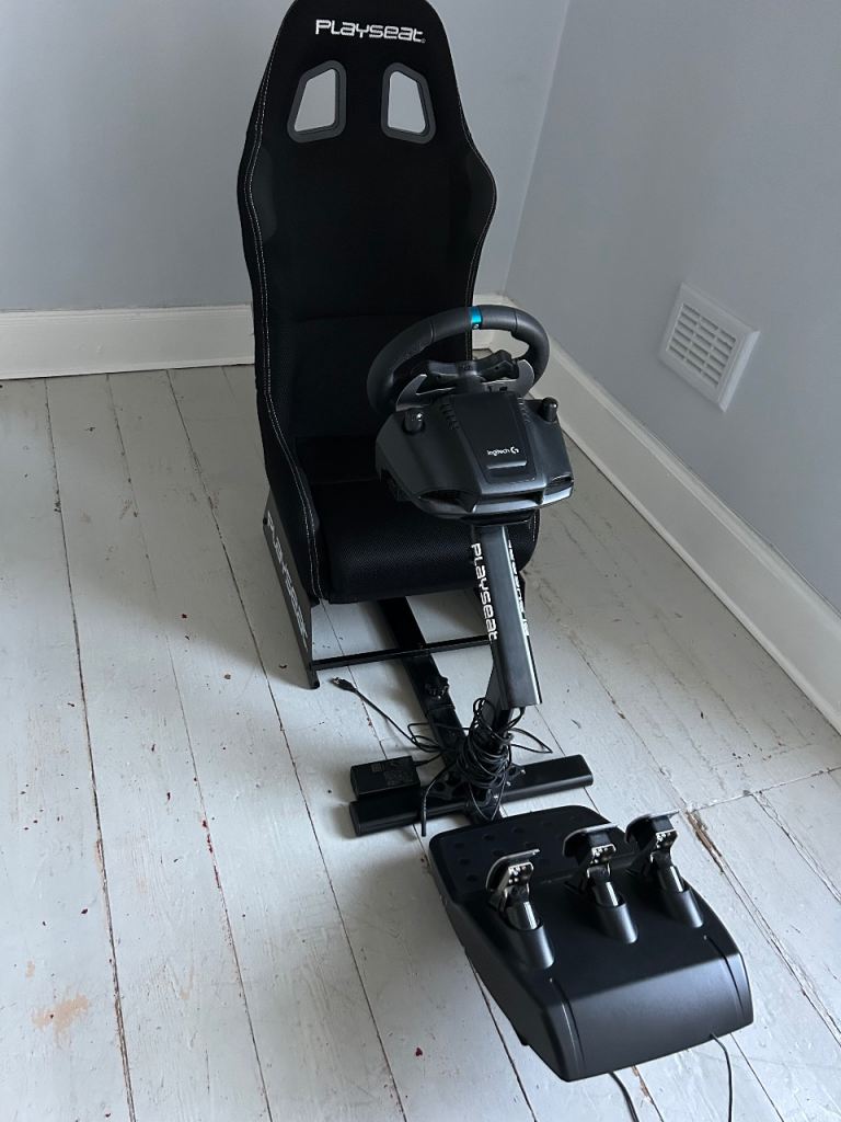 LOGITECH G29 Steering wheel & PLAYSEAT