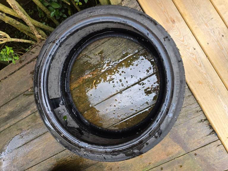 Part worn Pirelli P Zero 235 35 20 Tyre ~4mm (+ free tyre with bead damage if wanted)