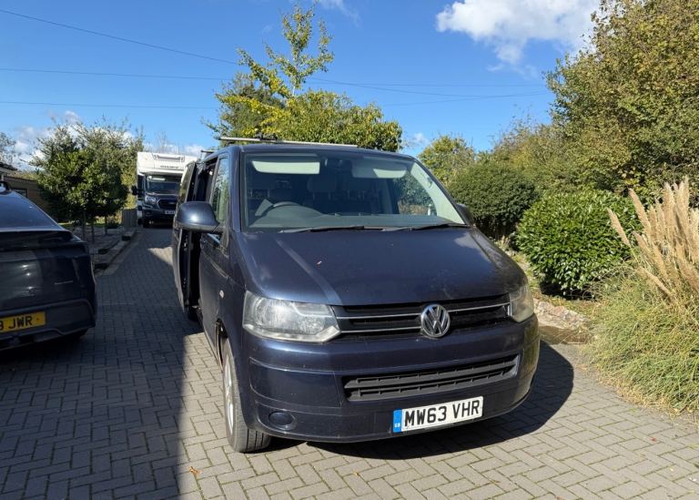 Volkswagen T5 9 Seater, LWB