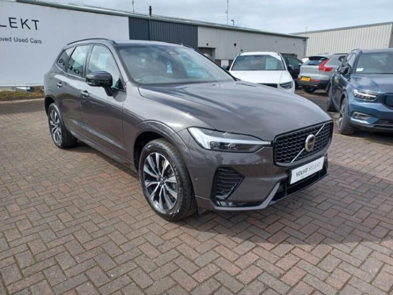 VOLVO XC60 2.0 B5P Plus Dark 5dr AWD Geartronic