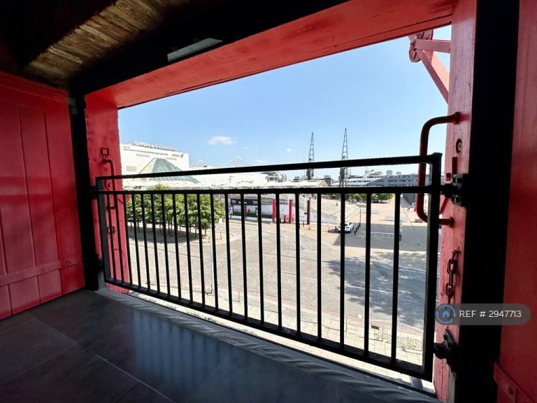 1 bedroom flat in K Warehouse, London, E16 (1 bed) (#2947713)