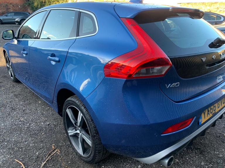 2016 Volvo V40 D2 [120] R DESIGN Nav Plus 5dr HATCHBACK DIESEL Manual