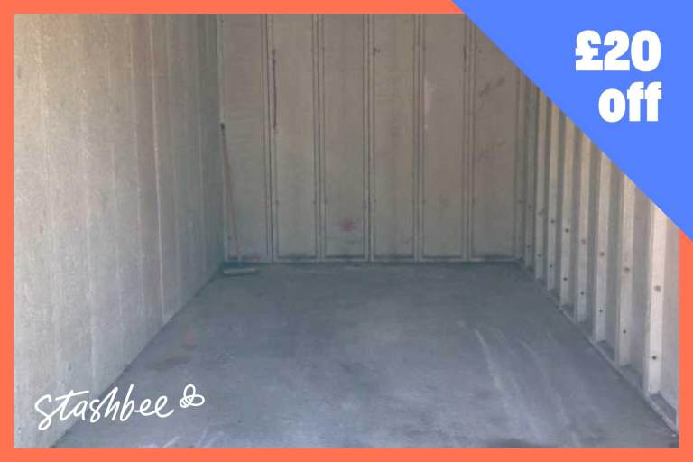 Garage to rent in Woodford Green (IG8) | Stashbee