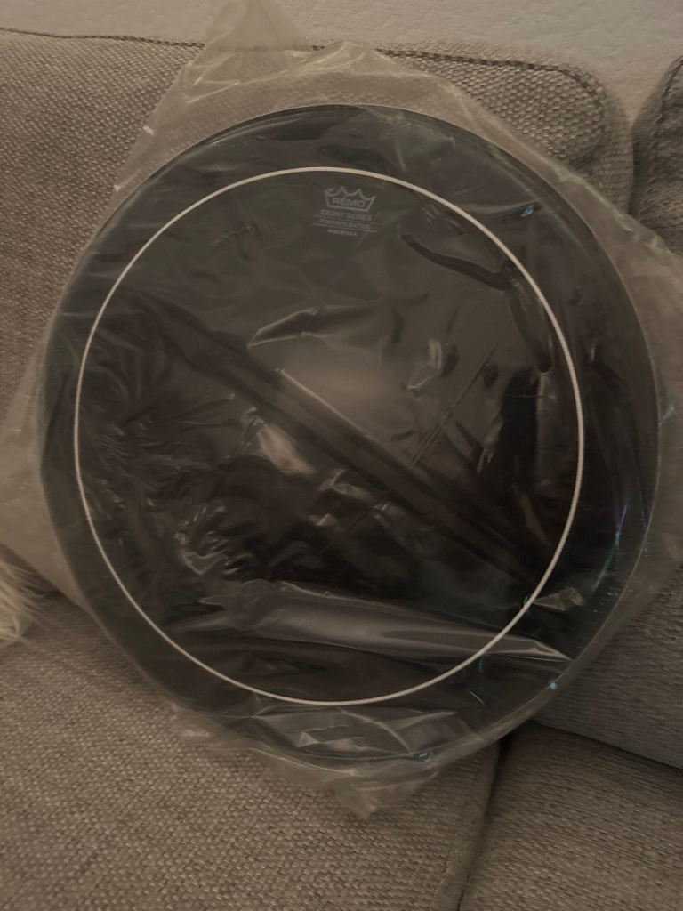 16”Remo Ebony Pinstripe Head New.