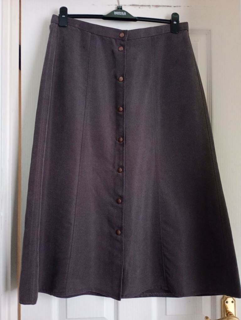 SKIRT - SIZE 16app. WAIST 34ins, LENGTH 31ins, HIP 42/44app. Exc. cond. 