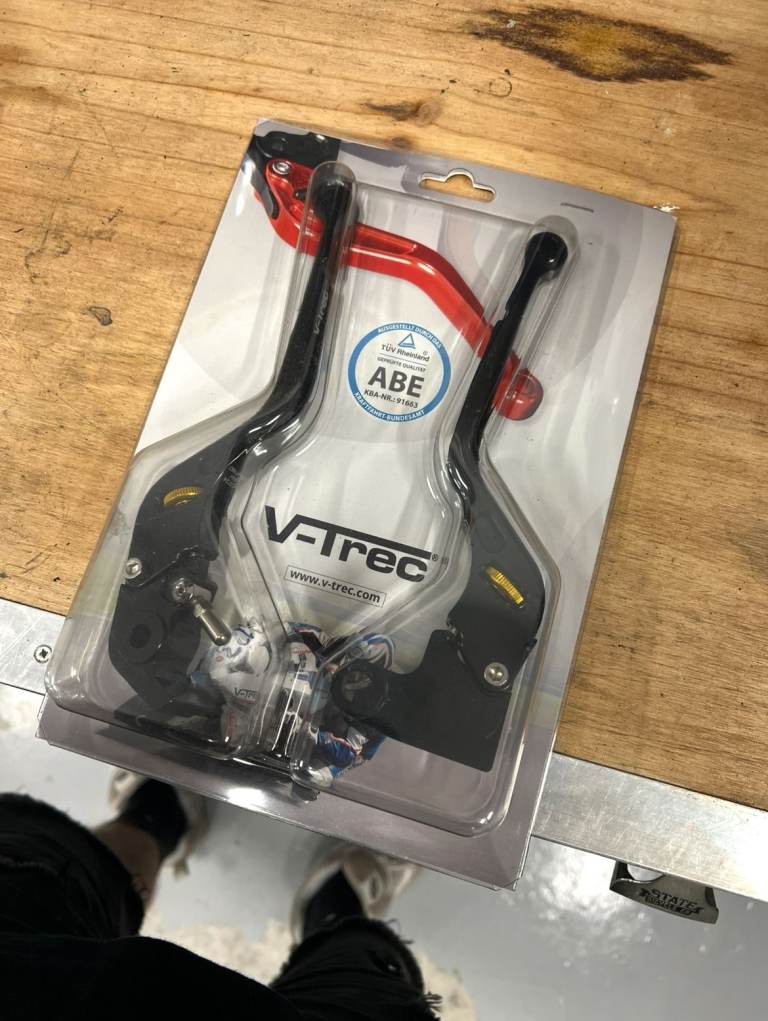 Triumph Thurxton or Speed Twin 1200, adjustable black and gold levers (NEW)