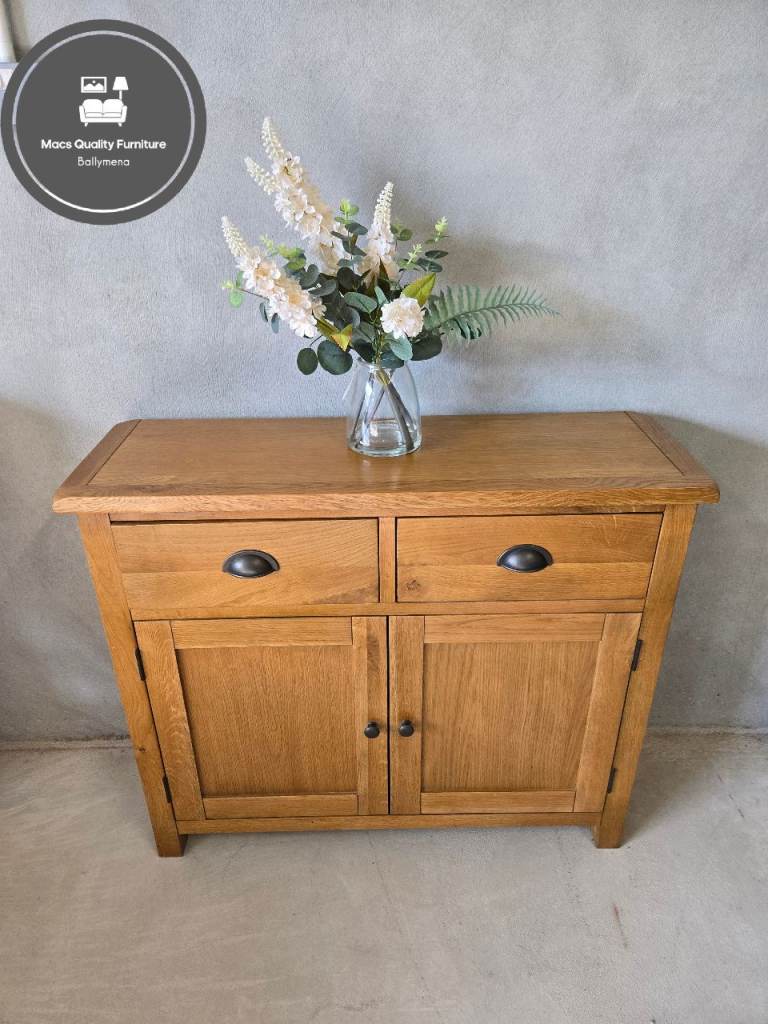 BRAND NEW SOLID OAK SIDEBOARD 
