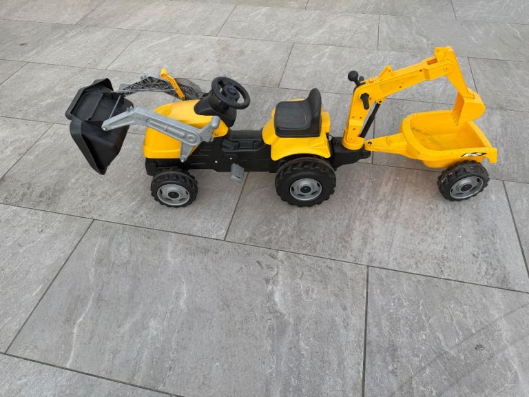 SMOBY Builder Maxx Tractor + Trailer pedal ride on 