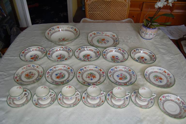 REDUCED 'Chinese Rose' Fine Bone China by Spode, Gorgeous Part Set of 44 pieces, Most in VGC.