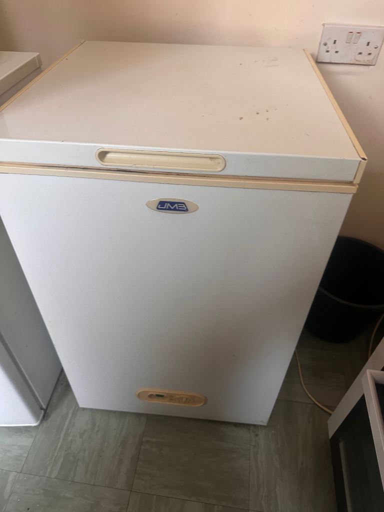 Chest freezer