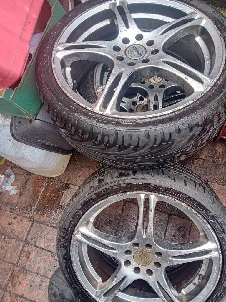 Alloywheels & tyres 4x [ 215. 40 .17 ]
