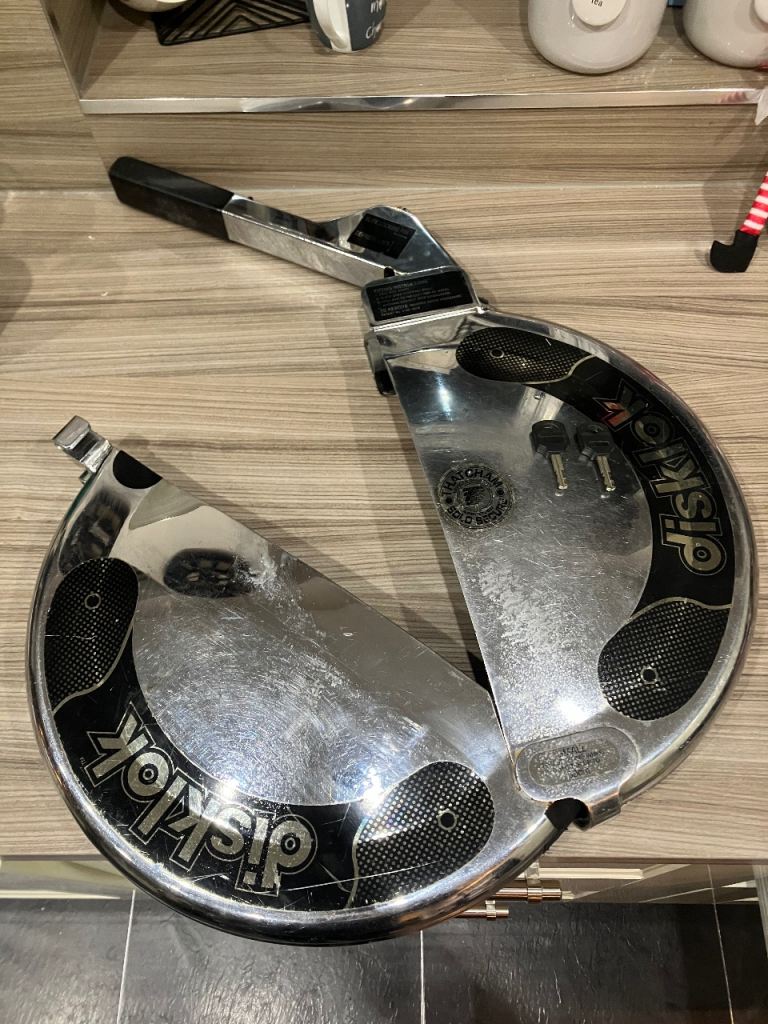 Disklok  Steering Wheel Lock - Small - with 2 x keys - Chrome Finish