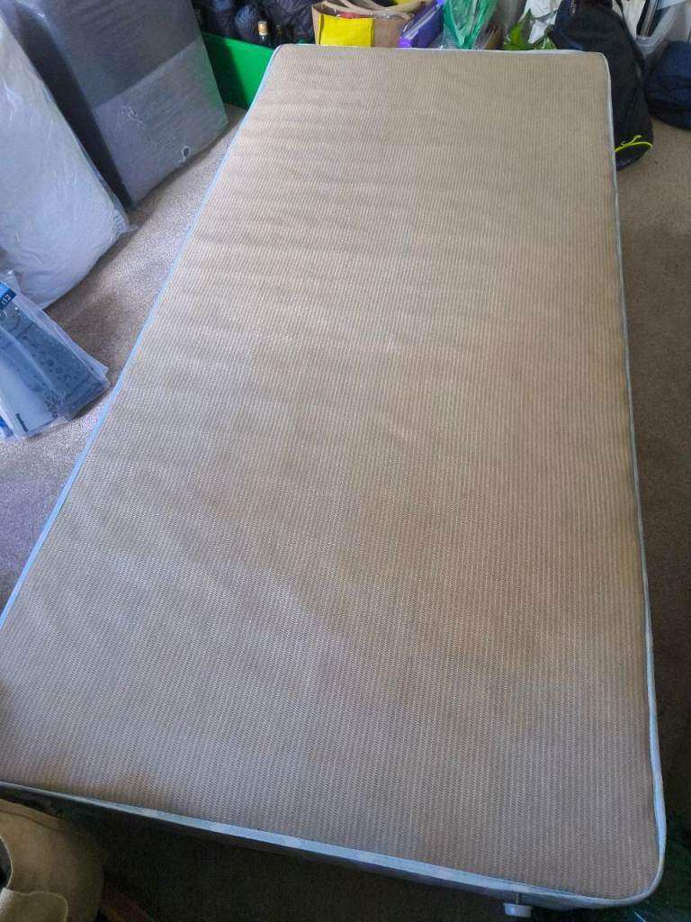 Single Divan ( no mattress)