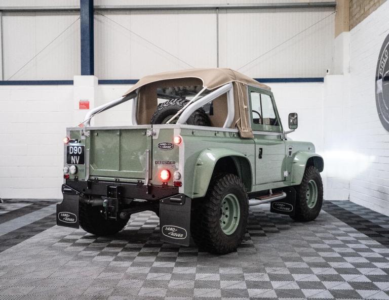 1990 Land Rover Defender 90 2.5 TD5 Pickup 2dr Diesel Manual (120 bhp) Diesel