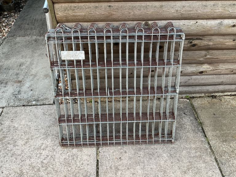 Galvanised Pet run.  All sides linked together and fold flat for storage