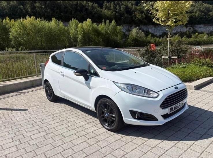 Ford Fiesta ZETEC WHITE EDITION AUTUMN