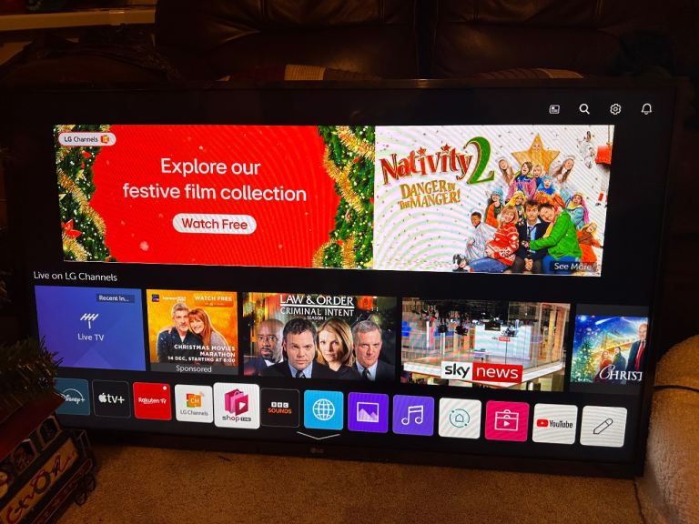 LG 43" Smart TV | Full HD | WebOS | HDMI | YouTube | Wall Mount Included