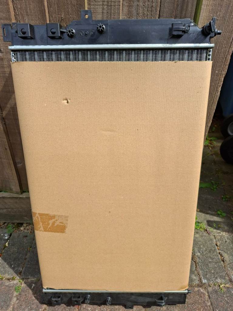 VW PASSAT Nissens 60489 Radiator BNIB