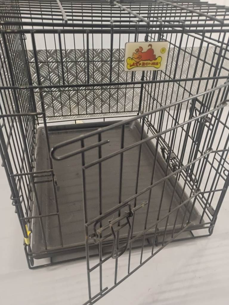 LazyBones Dog Crate with puppy insert