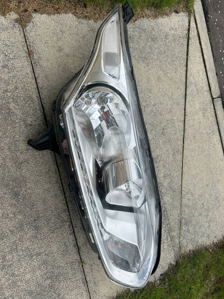 Ford transit connect headlight 