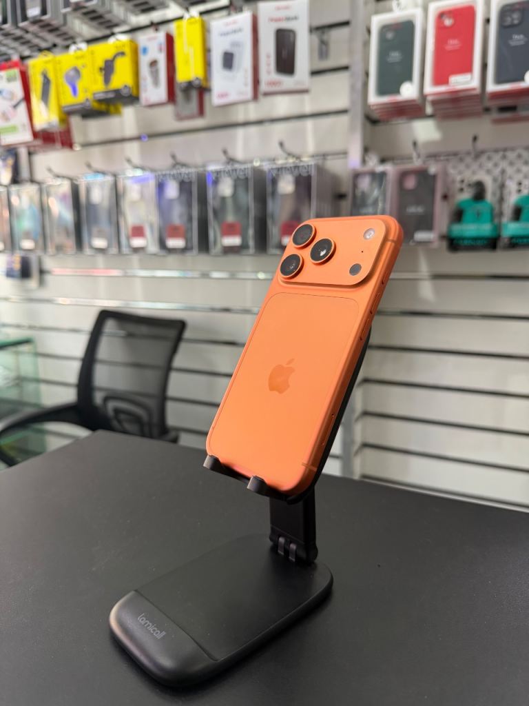 Apple iPhone 17 Pro 256GB Cosmic Orange (Unlocked) in Immaculate Condition 100% BH