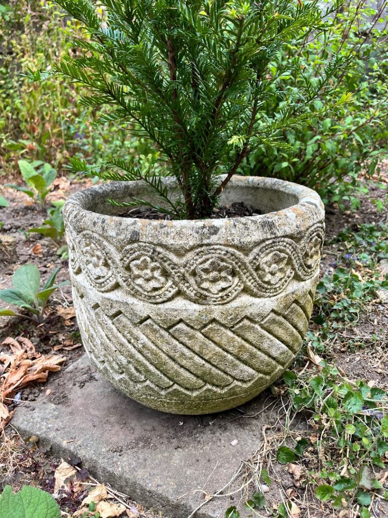 Decorative Stone Garden Planter – Good Condition