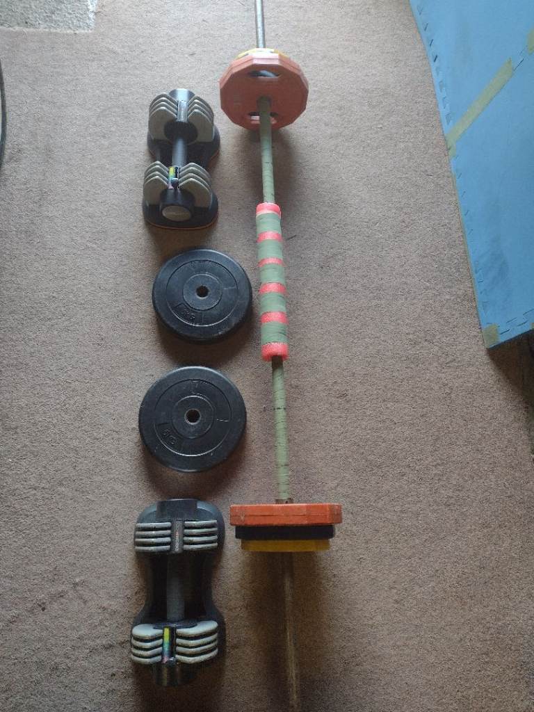 Adjustable Dumbbells, various weights and barbell 