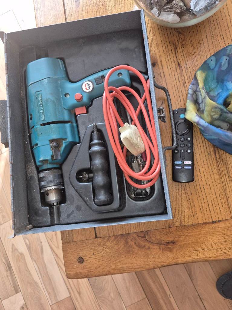 Blackindecker electric drill 