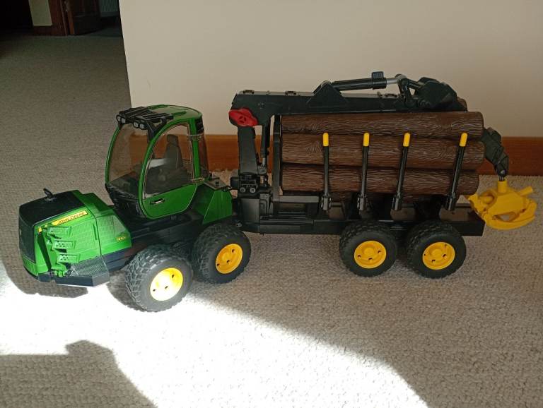 John Deere Tractor & Log Trailer Toy – Great Condition