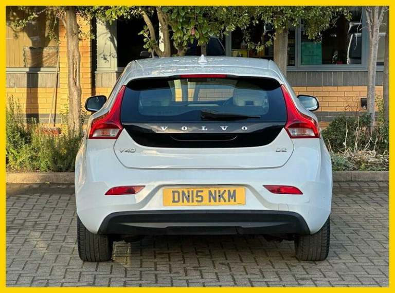 2015 Volvo V40 1.6 D2 SE Lux Euro 5 (s/s) 5dr HATCHBACK Diesel Manual