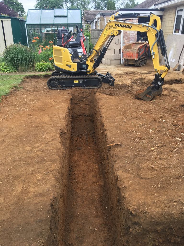 Mini digger hire 