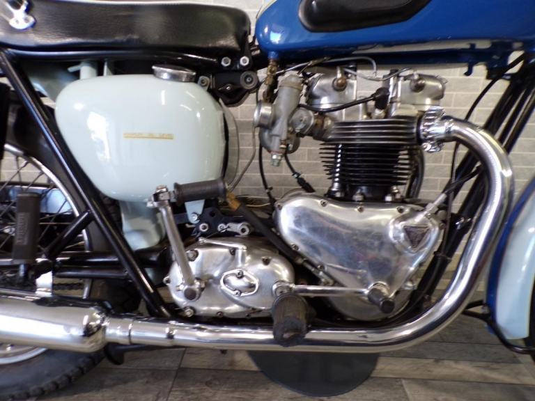 1960 TRIUMPH T120 BONNEVILLE Azure Blue Pearl Grey Fully Restored Rare Exclus...