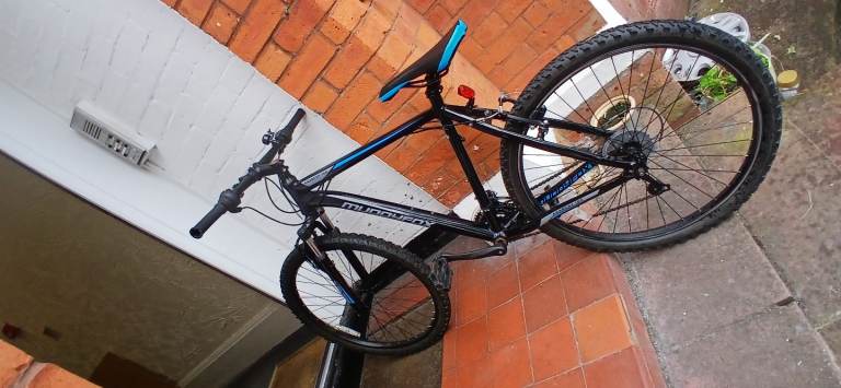 Muddyfox Anarchy 100 great condition mwdium frame 