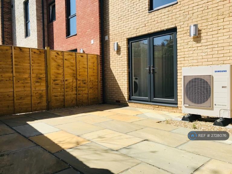 2 bedroom house in Pell Street, Reading, RG1 (2 bed) (#2728076)