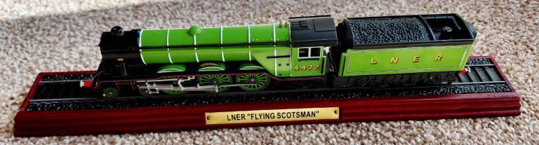 LNER Flying Scotsman Locomotive Model Green 4472