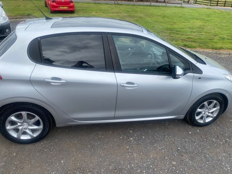 Peugeot, 208, Hatchback, 2015, Manual, 1199 (cc), 5 doors