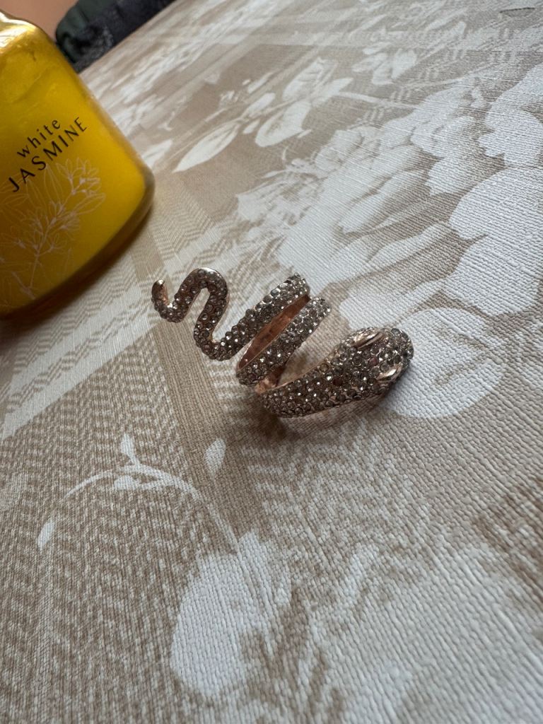 Sparkly Snake Ring – Rose Gold, Good Condition