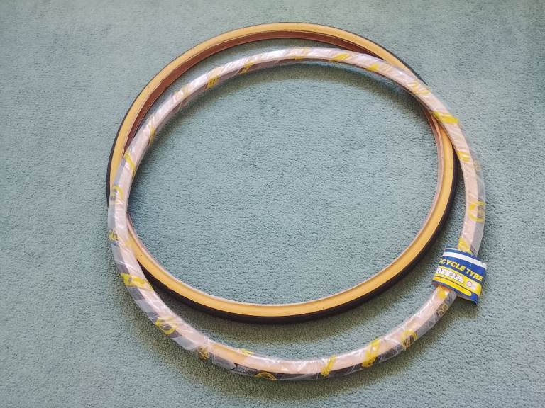 New Pair Of KENDA Road Bike Tyres