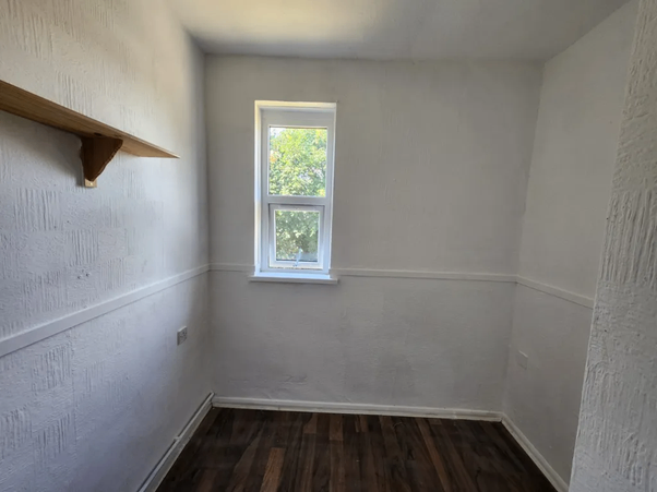 2 Bedroom First Floor Flat to Let on Mansfield Road Ilford IG1 3BB