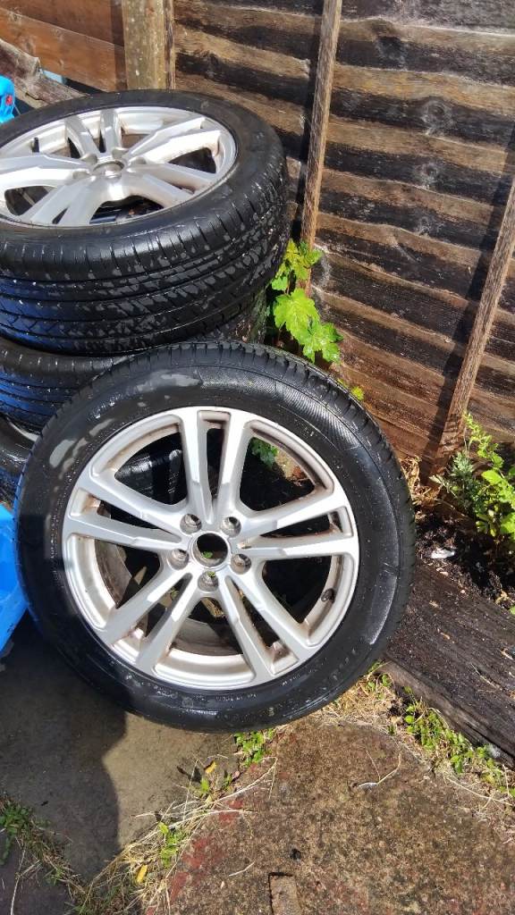 Audi q3 2016 wheel set with brand new tyre's 