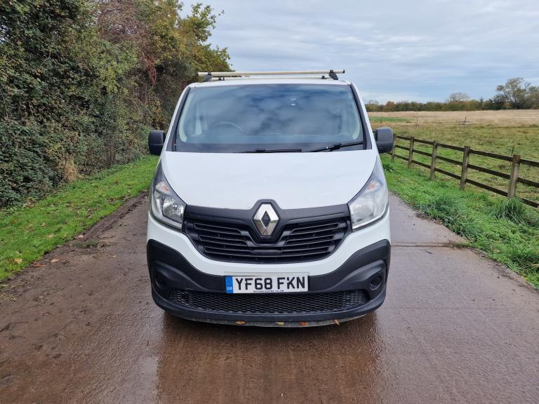 2018 Renault Trafic LWB 3 Seat Crew Cab  Drives Perfect  3m MOT  Clean Body