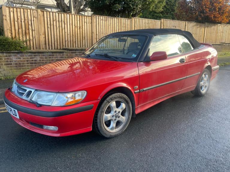 Saab 9-3 S in Red with Tan Leather with Black Roof lhd left hand drive