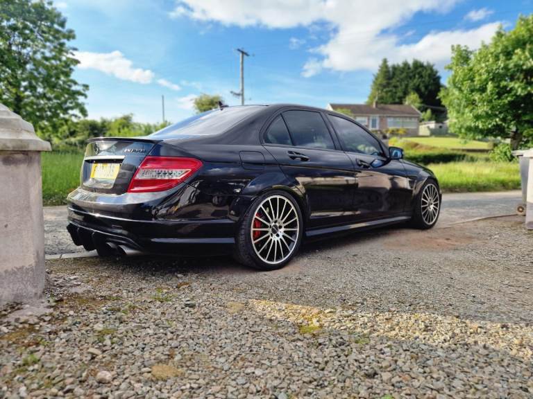 Mercedes C63 Performance package 