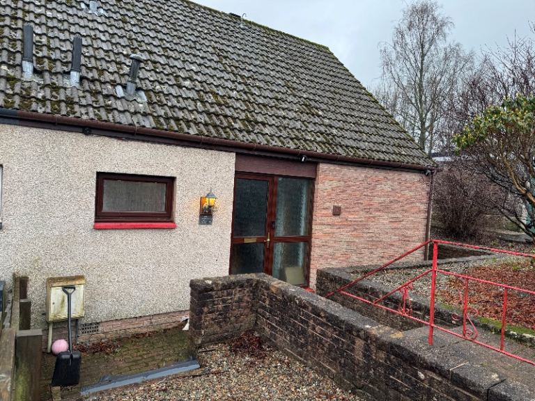 Semi detached house in Slade Gardens, Kirriemuir