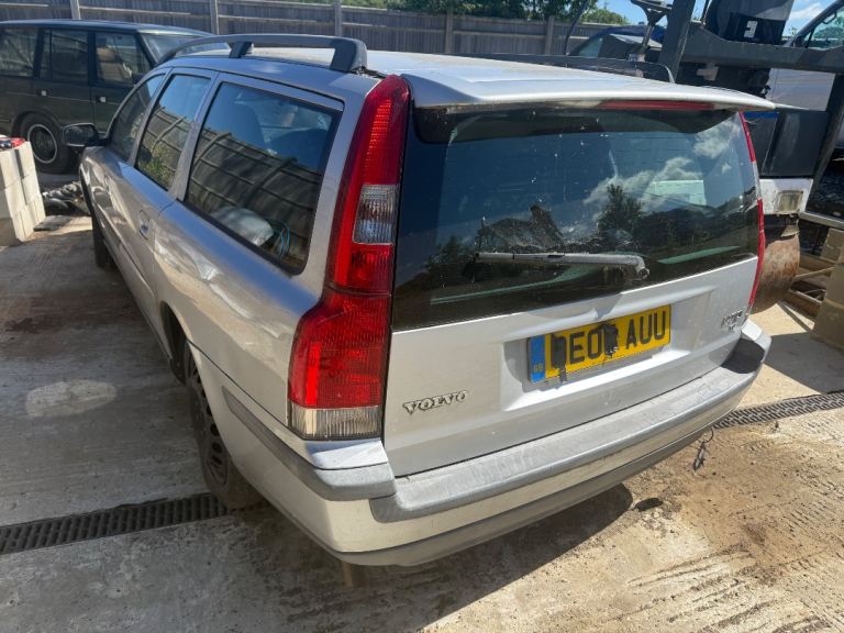 Volvo V70 breaking 