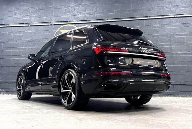 AUDI Q7 3.0 TFSI V6 55 Black Edition 2021
