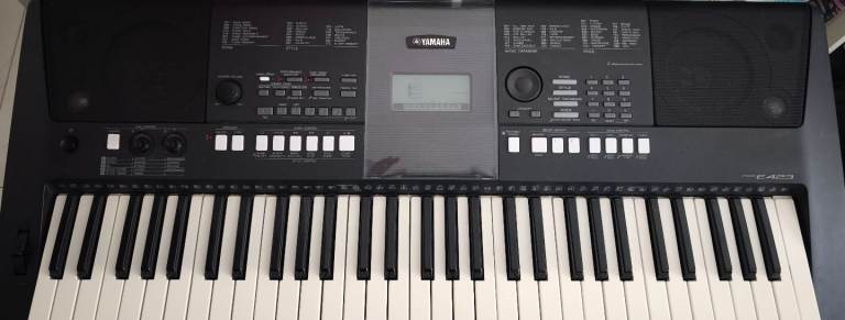 Yamaha PSR-E363 Portable Electronic Keyboard – Good Condition