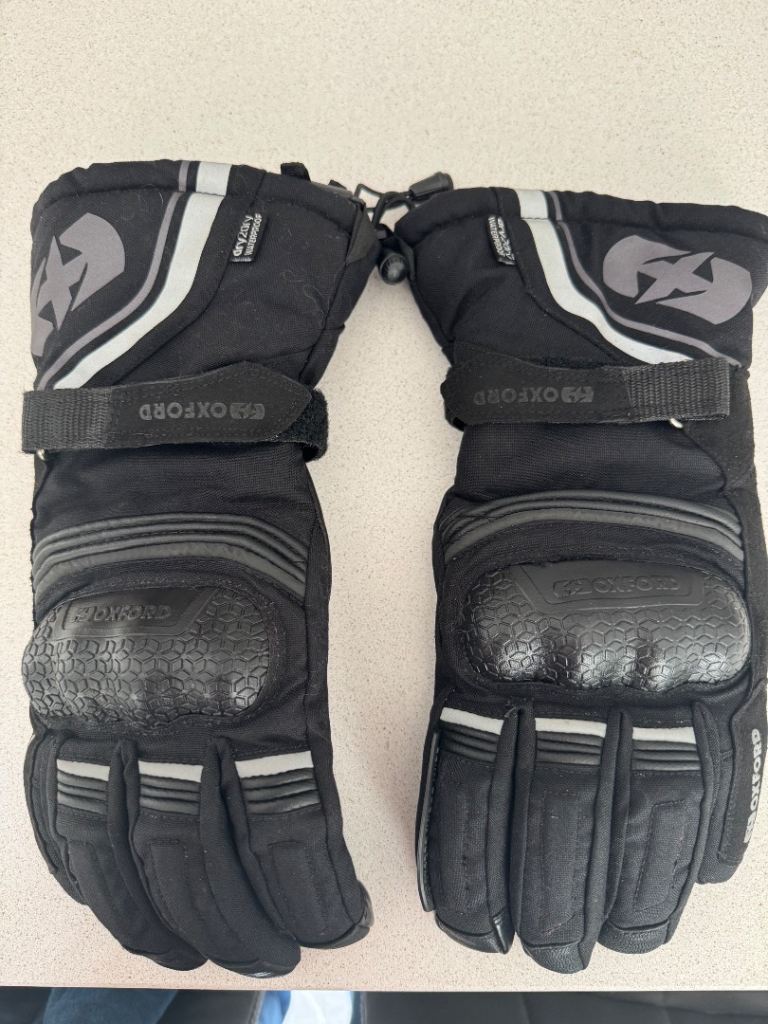 Oxford Montreal 4 waterproof gloves- as new