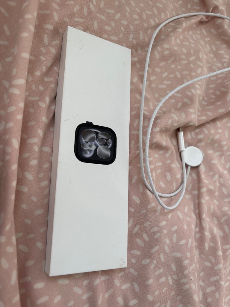 Apple Watch Series 11 GPS 42mm - Med/Lrg Strap, Jet Black,
