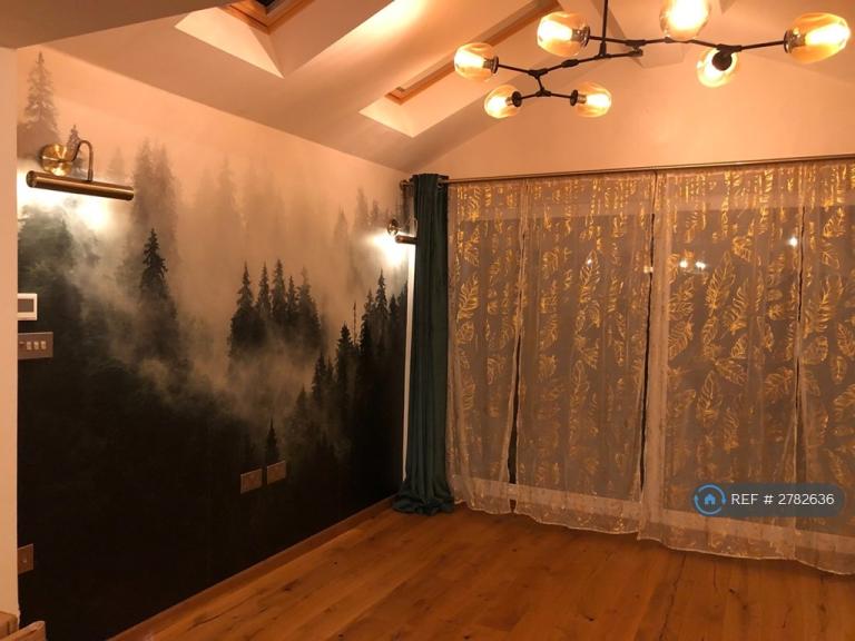 3 bedroom house in Bluebird Way, London, SE28 (3 bed) (#2782636)